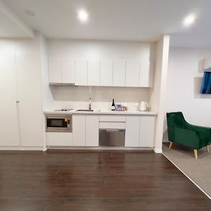 Deluxe Studio